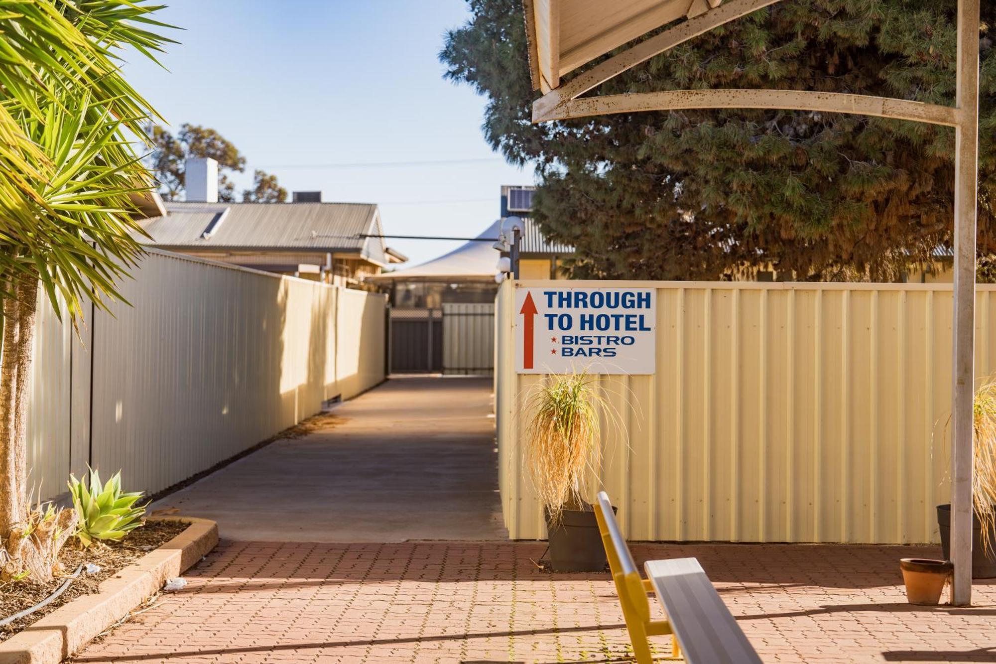The Sundowner Cabin & Tourist Park Whyalla Esterno foto
